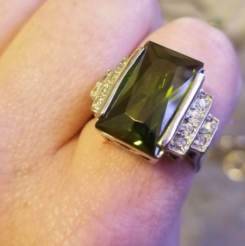 Bold & Breathtaking Emerald Green Ring